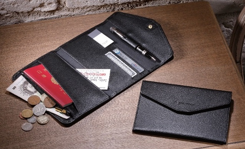 Mono Master(モノマスター)付録・Aquascutum(アクアスキュータム)多機能ウォレット